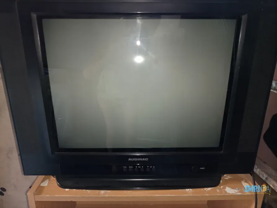 Tv usada gris Palermo - imagen 1