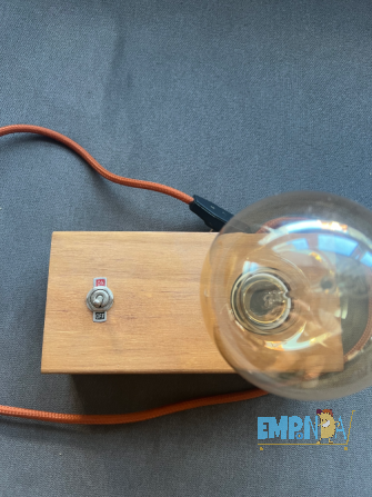 Lampara de mesa madera + bombilla Caballito - imagen 3