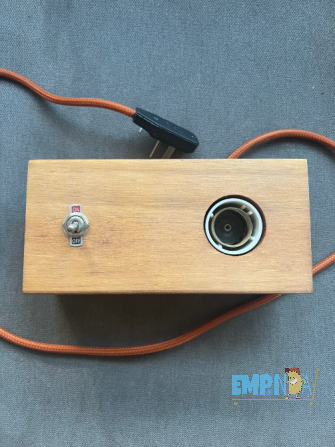 Lampara de mesa madera + bombilla Caballito - imagen 5
