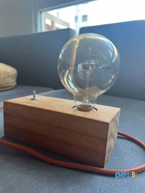 Lampara de mesa madera + bombilla Caballito - imagen 1