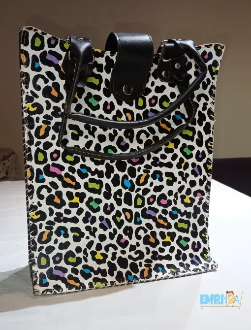 Bolso Matero Animal Print Flores - imagen 1