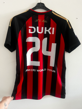 Remera duki rayada San Cristóbal