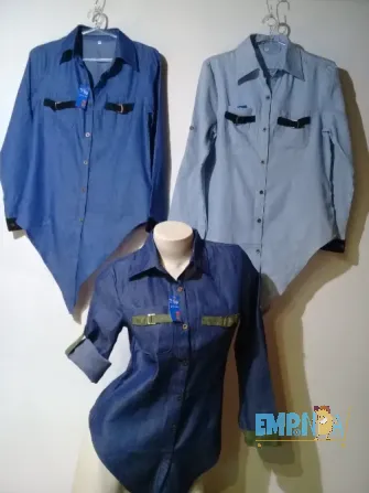 Camisa Azul Símil Jeans con Nudo en puntas Flores - imagen 3
