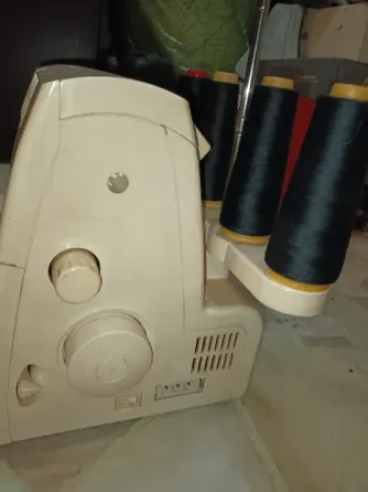 Maquina overlock Colegiales