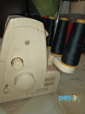 Maquina overlock Colegiales - imagen 3