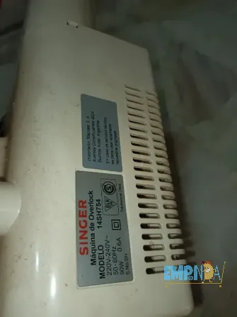 Maquina overlock Colegiales - imagen 1