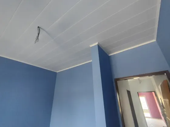 Revestimiento de cielorraso en machimbres de PVC Caballito