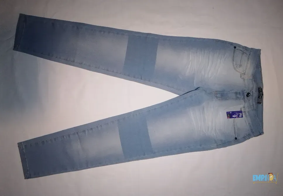 Jeans con Desvanecidos, Talle 44 Flores - imagen 1