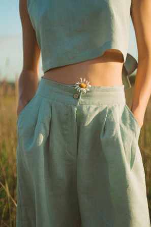 Conjunto de lino en tono menta – top y shorts Flores