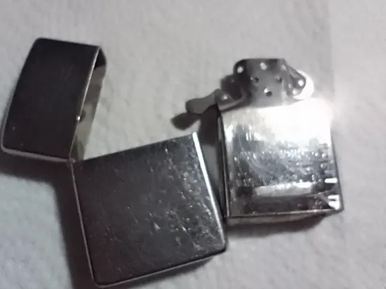 Encendedor Zippo XVI Plateado Quilmes