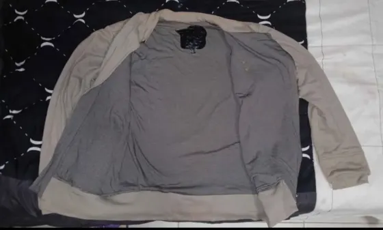 Campera de algodón beige jaspeado abrigada marca Rethink USADA TALLE M Rosario