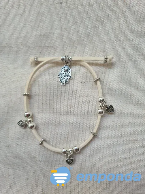 Pulsera de gamuza con dijes Coghlan - imagen 3