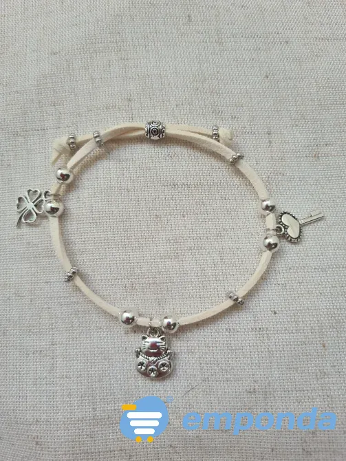 Pulsera de gamuza con dijes Coghlan - imagen 6