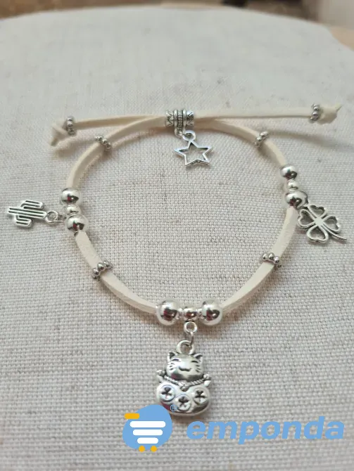 Pulsera de gamuza con dijes Coghlan - imagen 8