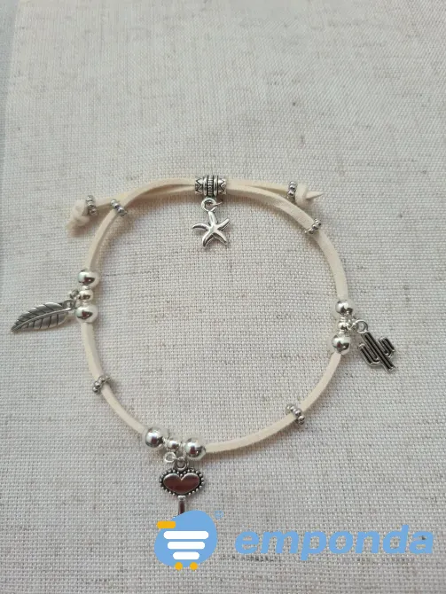 Pulsera de gamuza con dijes Coghlan - imagen 7
