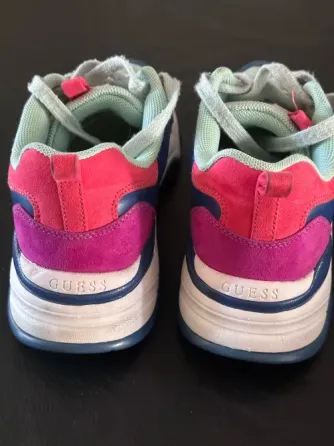 Zapatillas con un uso. Importadas Avellaneda