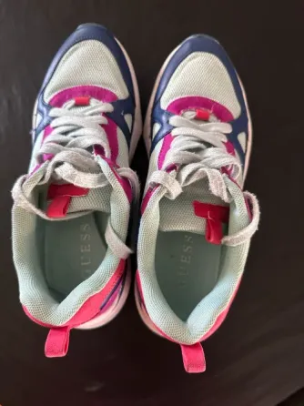 Zapatillas con un uso. Importadas Avellaneda