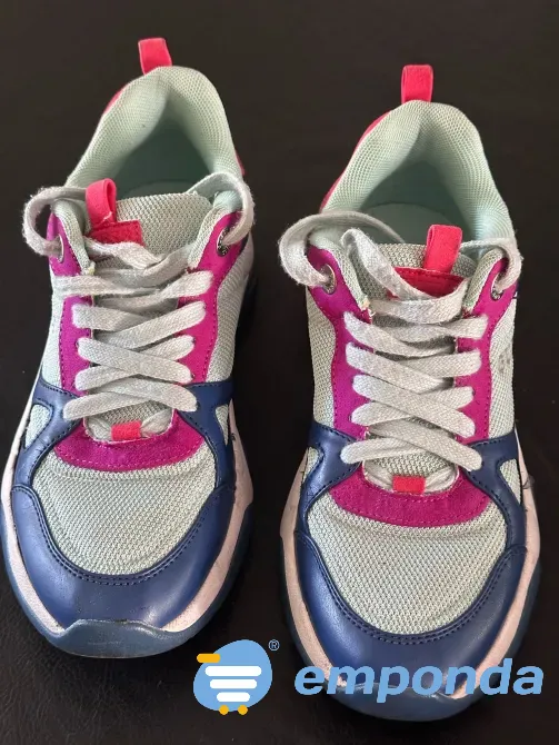 Zapatillas con un uso. Importadas Avellaneda - imagen 1