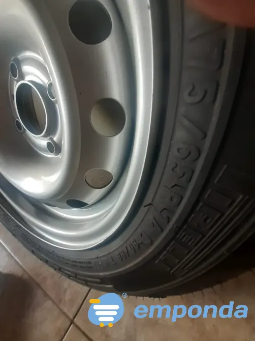 Pirelli Chronos completa para camioneta Partner Patagónica Balvanera - imagen 1