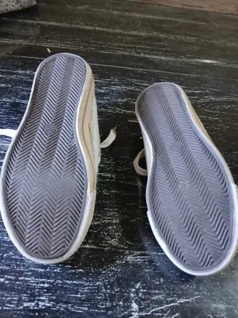 Zapatillas talle 32 Mataderos