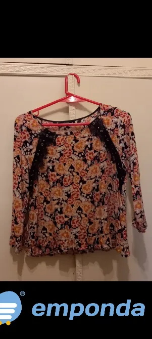 Blusa floreada. Talle 40. Cuesta Blanca. Almagro - imagen 1