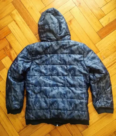 Campera niño de invierno con capucha simil polar TALLE 12 Almagro