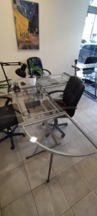 Juego de escritorios y sillas para oficina Belgrano