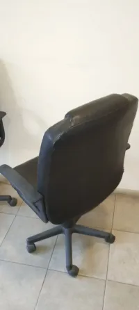 Juego de escritorios y sillas para oficina Belgrano