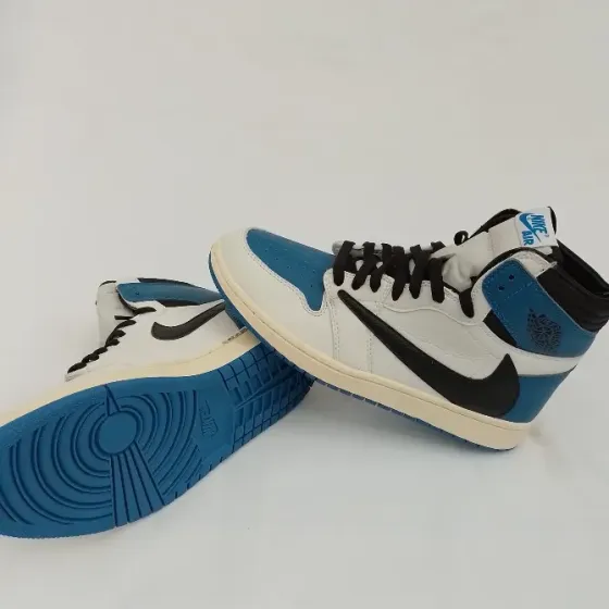 Jordan 1 Travis Scott Vicente López