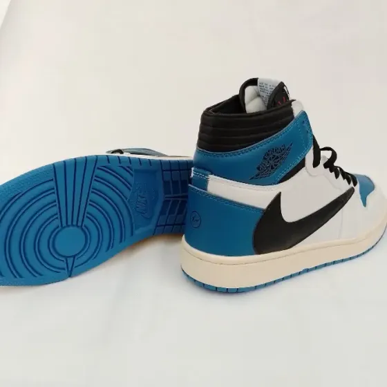 Jordan 1 Travis Scott Vicente López