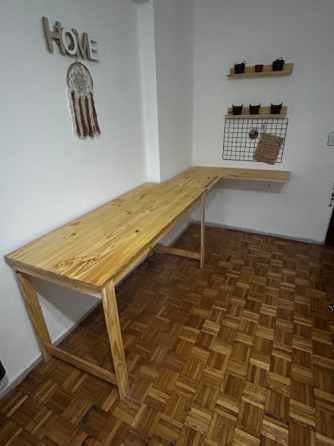 Mesa + Escritorio esquinero de pino y accesorios de regalo Floresta