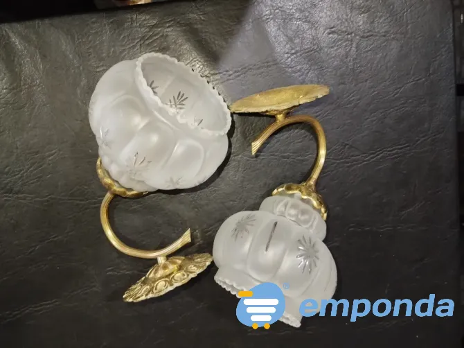 Tulipas de vidrio con base de bronce Lanús - imagen 1