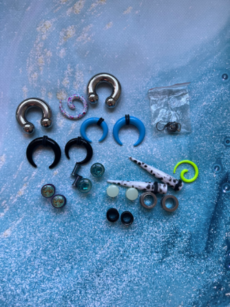 Anillos y túneles para piercing diferentes Caballito