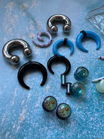 Anillos y túneles para piercing diferentes Caballito