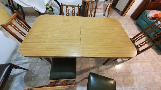 Mesa y 6 sillas Barracas