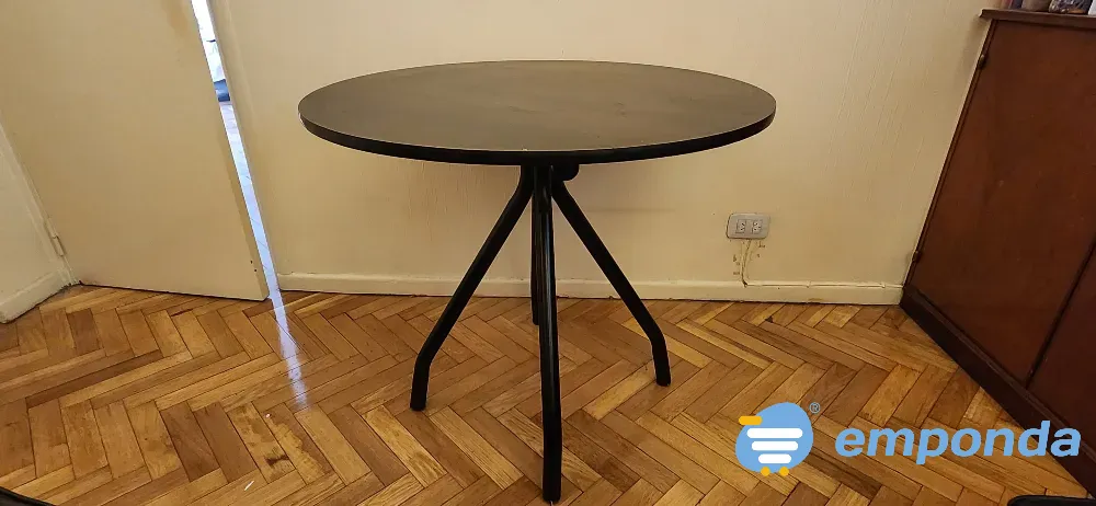 Mesa redonda negra con 4 sillas Recoleta - imagen 1