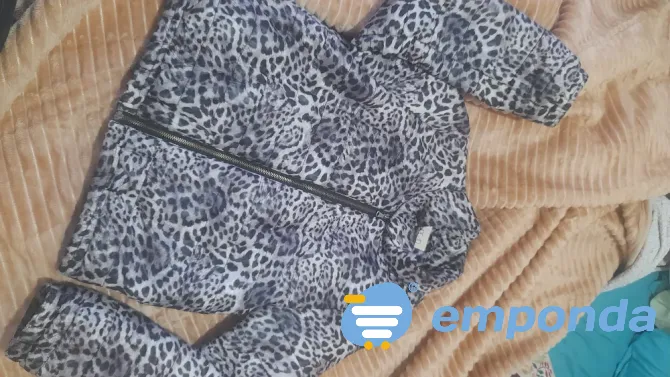 Campera de mujer talle 2 Quilmes - imagen 1