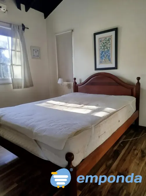 Cama 2 plazas de algarrobo muy buen estado - Colchón opciona Villa Urquiza - imagen 7