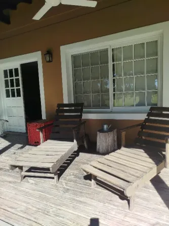 Set de 2 Reposeras d e madera Villa Urquiza