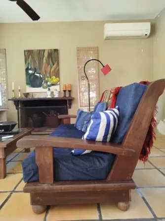 Sillón 3 cuerpos de algarrobo usado Caballito