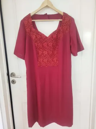 Vestido elegante bordo usado una vez Villa Urquiza