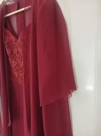 Vestido elegante bordo usado una vez Villa Urquiza
