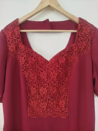 Vestido elegante bordo usado una vez Villa Urquiza
