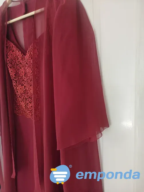 Vestido elegante bordo usado una vez Villa Urquiza - imagen 3