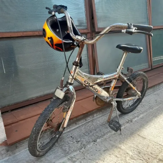 Bicicleta olmo para niño con casco Caballito