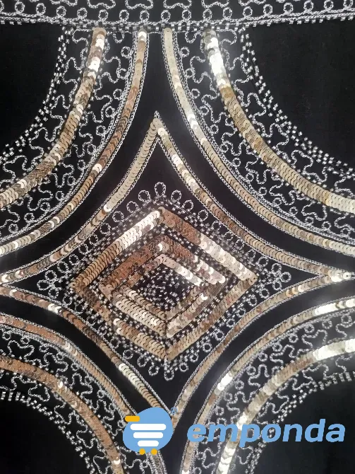 Falda con bordado lentejuelas usada exc estado Villa Urquiza - imagen 3