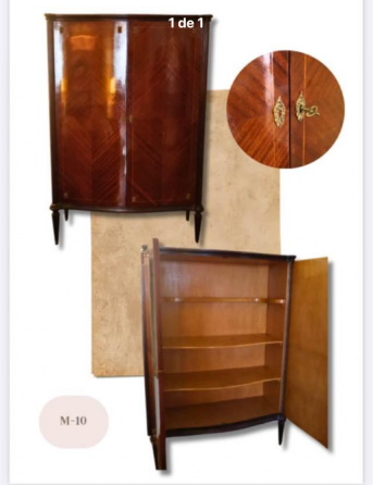 Aparador cristalero bahiut en perfecto estado . Lustre impecable, original, todos los estantes. La Plata