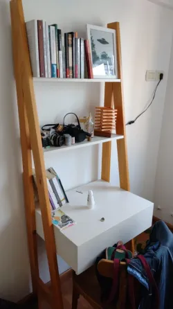 Escritorio y estantería nórdica Morón