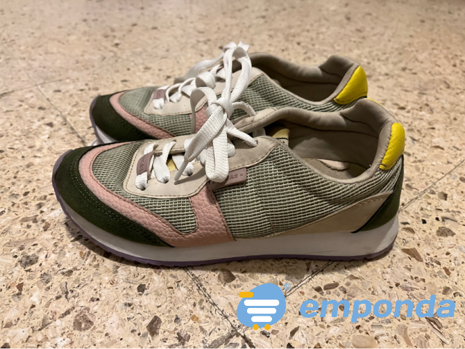 Zapatillas deportivas COMO NUEVAS solo talle 37 24cm Vicente López - imagen 2