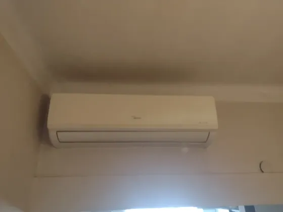 Aire acondicionado Midea 5500 frigorías (frio/calor) Vicente López